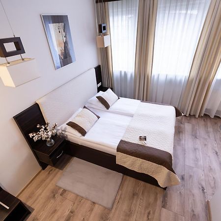 Hotel Borowiecki Лодзь Екстер'єр фото