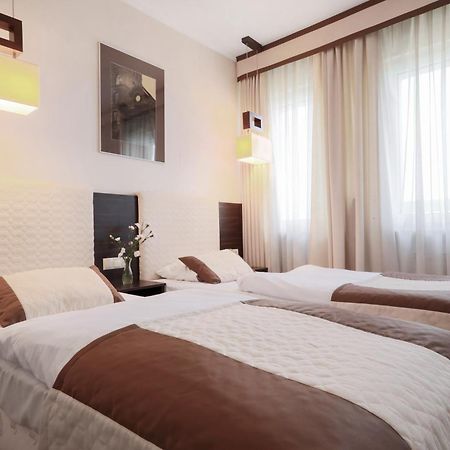 Hotel Borowiecki Лодзь Екстер'єр фото