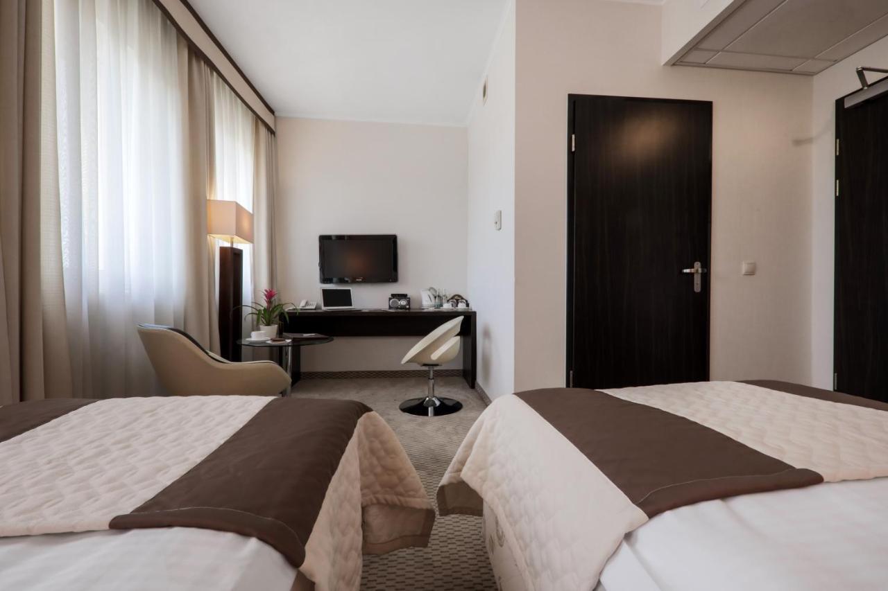 Hotel Borowiecki Лодзь Екстер'єр фото