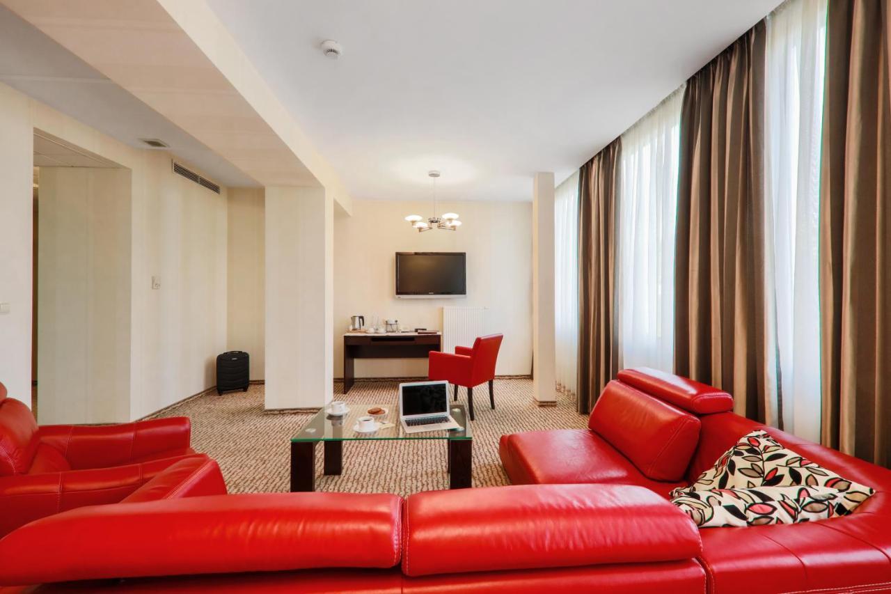 Hotel Borowiecki Лодзь Екстер'єр фото