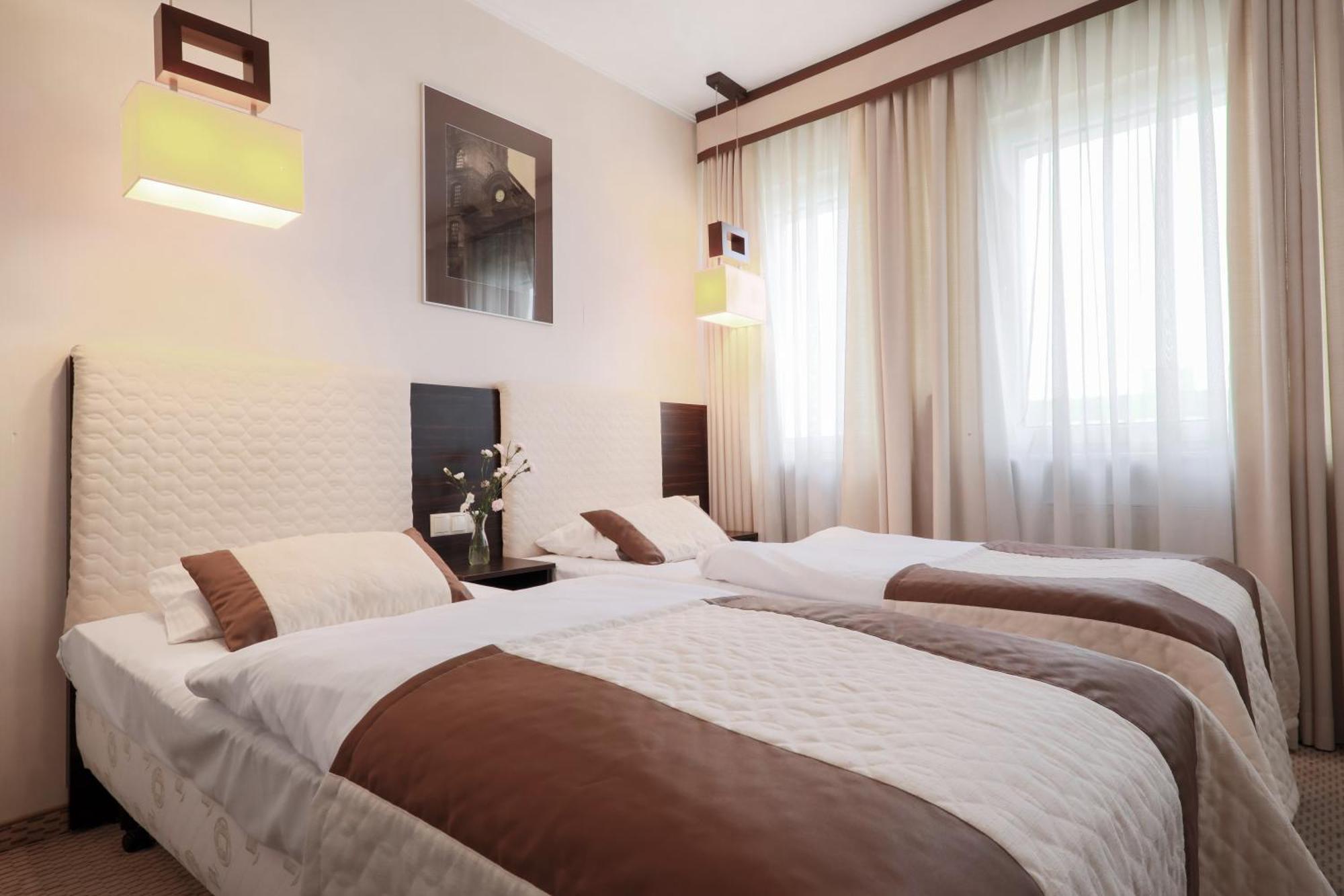 Hotel Borowiecki Лодзь Екстер'єр фото
