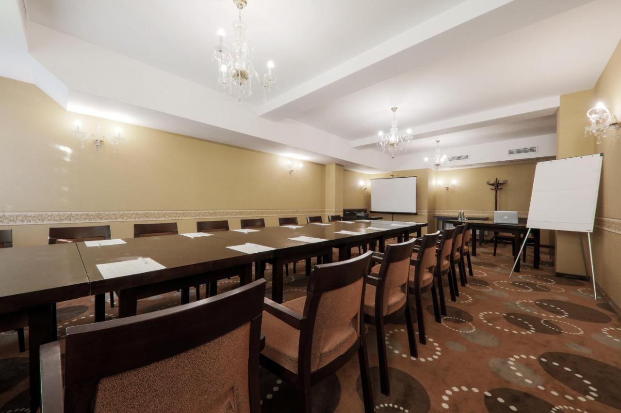 Hotel Borowiecki Лодзь Екстер'єр фото